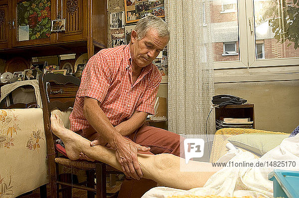 ELDERLY P. IN PHYSICAL THERAPY