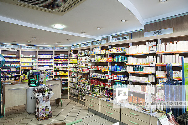 INTERIOR OF A CHEMIST´S SHOP
