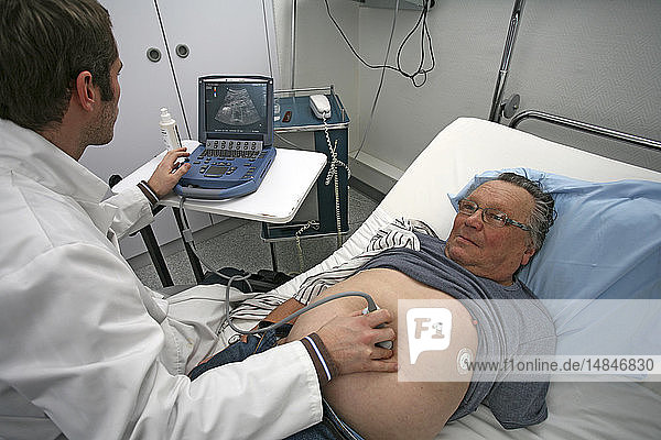 KIDNEY ARTERY DOPPLER SONOGRAPHY