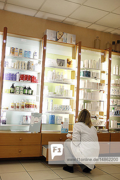NON-PRESCRIPTION DRUG STORE