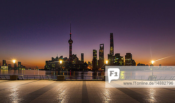 The Bund and Pudong skyline at dawn  Shanghai  China