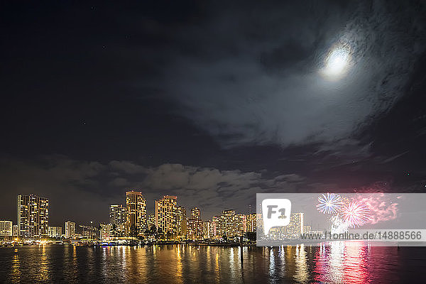 USA  Hawaii  Oahu  Honolulu at night with fireworks