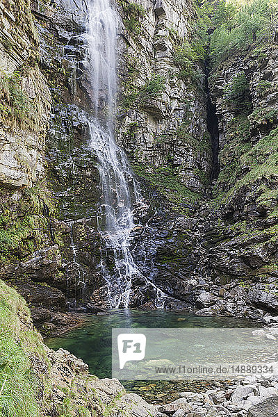 Schweiz  Tessin  Redorta-Tal  Froda-Wasserfall