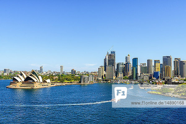Australien  New South Wales  Sydney  Sydney Landschaft mit der Oper und dem Finanzdistrikt