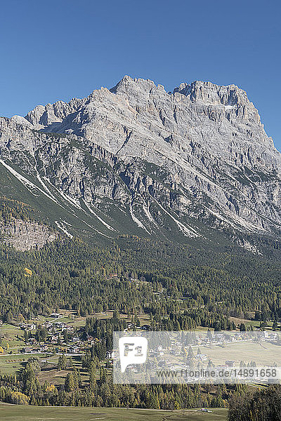 Berg in den Dolomiten  Südtirol  Italien