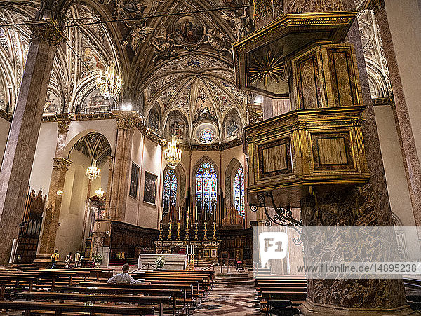 Italy  Umbria  Perugia  interior of San Lorenzo Cathedral