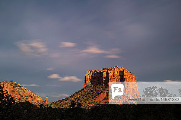 Malerische Landschaften bei Sonnenuntergang  Sedona  Arizona  USA