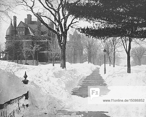 Summit Avenue im Winter  St. Paul  Minnesota  USA  um 1900. Schöpfer: Unbekannt.
