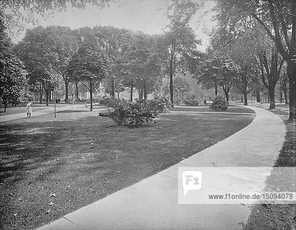 Grand Circus Park  Detroit  Michigan   um 1897. Schöpfer: Unbekannt.