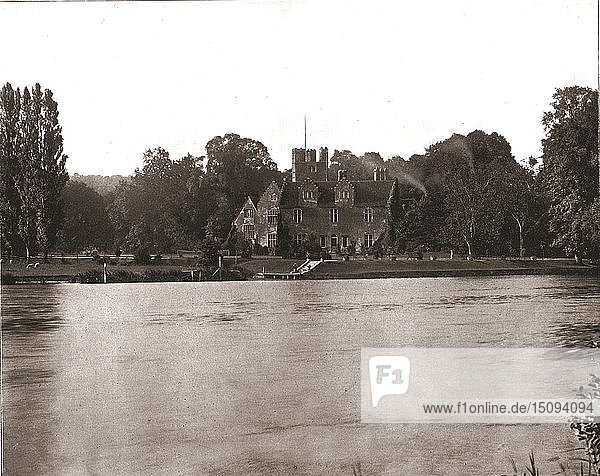 Bisham Abbey  oberhalb von Marlow  Berkshire  1894. Schöpfer: Unbekannt.