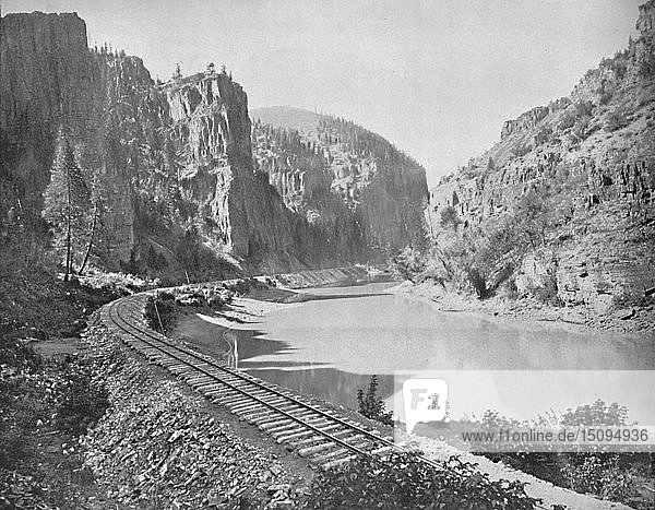 Echo Cliffs  Canyon des Grand River  Colorado   um 1897. Schöpfer: Unbekannt.