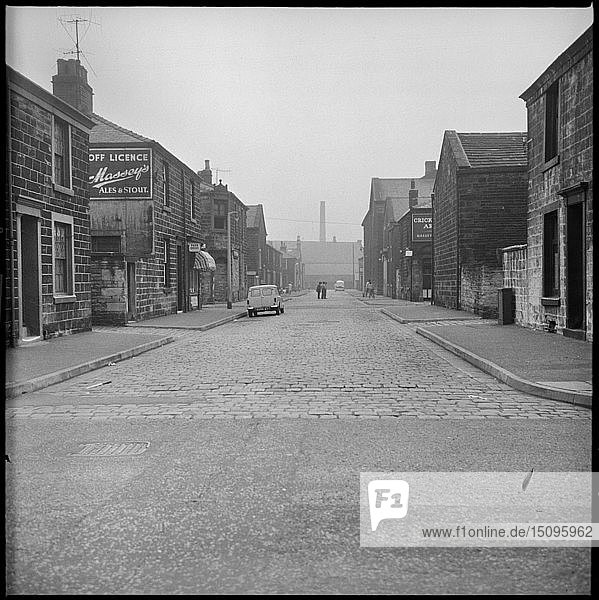 Mary Street  Fulledge  Burnley  Lancashire  ca. 1966-c1974. Schöpfer: Eileen Deste.