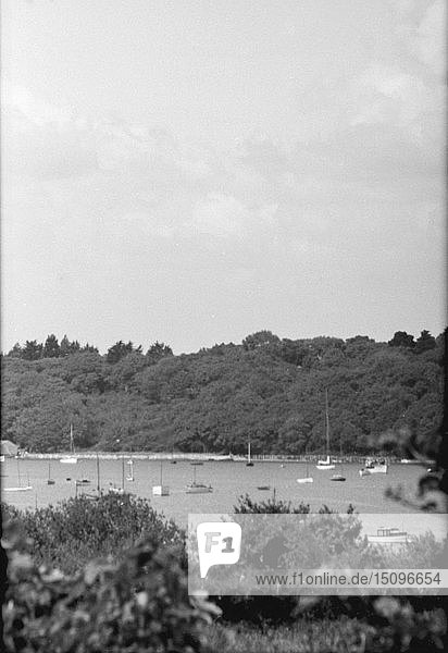 Landschaft mit Booten  um 1935. Schöpfer: Kirk & Söhne aus Cowes.