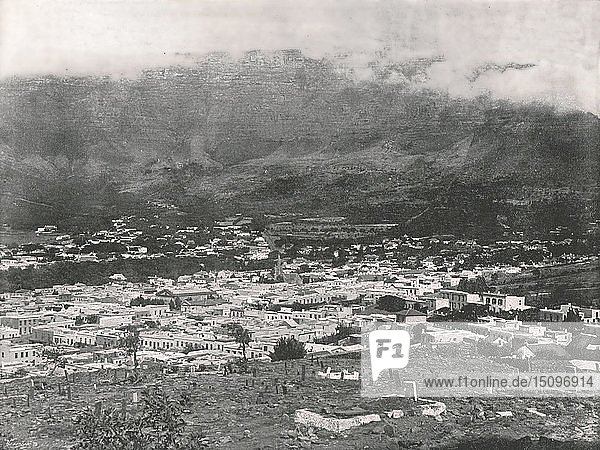 Gesamtansicht des in Dunst gehüllten Tafelbergs  Kapstadt  Südafrika  1895. Schöpfer: Unbekannt.