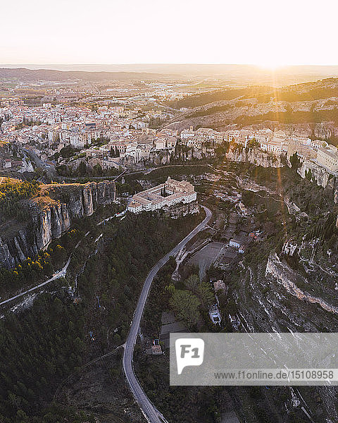 Cuenca bei Sonnenuntergang  Kastilien-La Mancha  Spanien