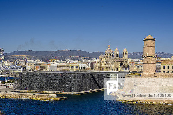 Frankreich  Marseille  Altstadt  Blick über den alten Hafen vom Pharo-Palast