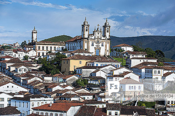 Blick auf die Kolonialstadt Ouro Preto  Minas Gerais  Brasilien