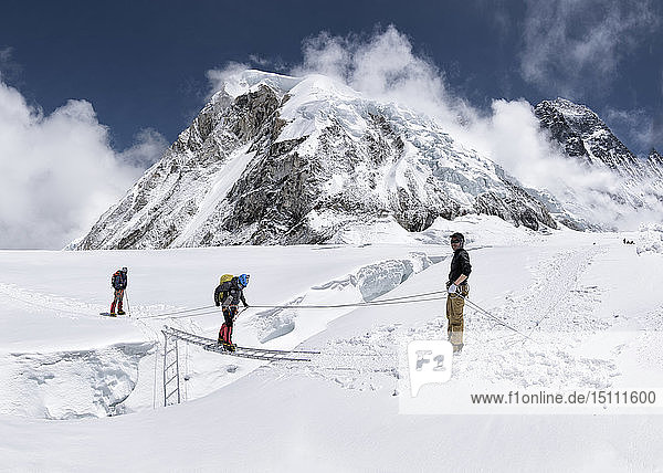 Nepal  Solo Khumbu  Everest  Mountaineers at Western Cwm