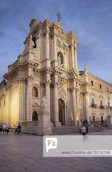 Kathedrale Santa Maria Delle Colonne Am Domplatz La Vergine Del Piliere Unesco Weltkulturerbe Syrakus Ortygia Ortigia Sizilien Italien Europa