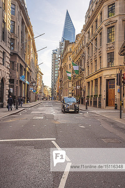 Großbritannien  London  Liverpool Street  Finanzdistrikt mit der Scherbe im Hintergrund