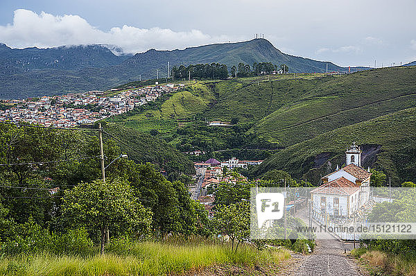 Berge in der Kolonialstadt Ouro Preto  Minas Gerais  Brasilien