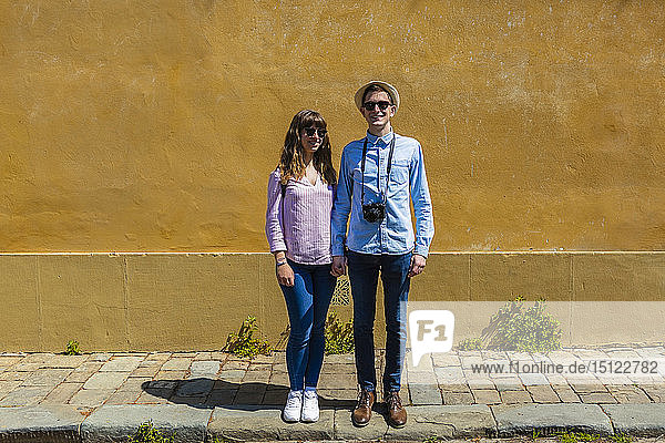 Junges Paar zu Besuch in Florenz  Toskana  Italien