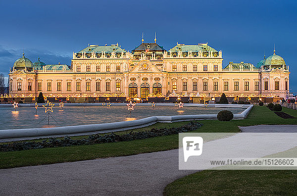 Schloss Unteres Belvedere zu Weihnachten  UNESCO-Welterbe  Wien  Österreich  Europa