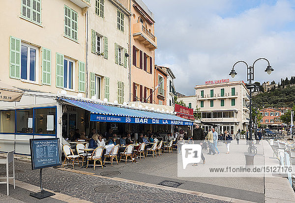 Cafe  Cassis  Bouches du Rhone  Provence  Provence-Alpes-Cote d'Azur  Frankreich  Europa