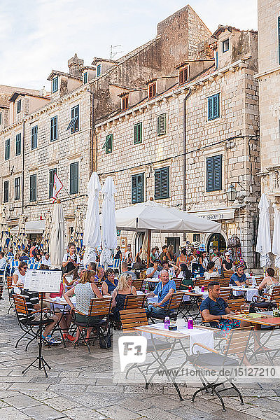 Restaurants in der Altstadt  UNESCO-Weltkulturerbe  Dubrovnik  Kroatien  Europa