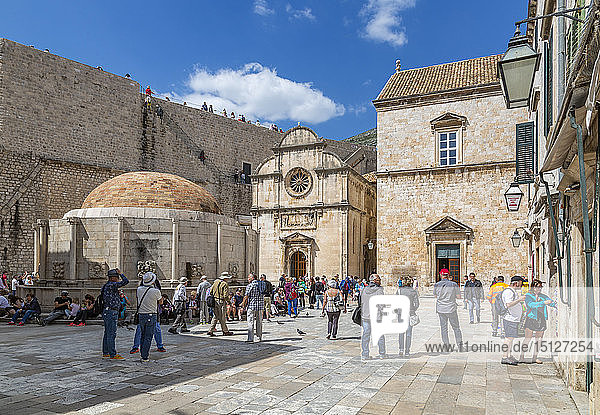 Blick auf den Großen Onofrio-Brunnen  Altstadt von Dubrovnik  UNESCO-Weltkulturerbe  Dubrovnik  Dalmatien  Kroatien  Europa
