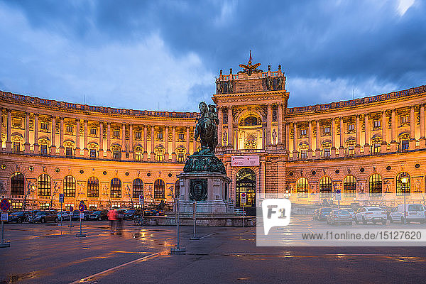Hofburg Imperial Palace at dusk  Vienna  Austria  Europe