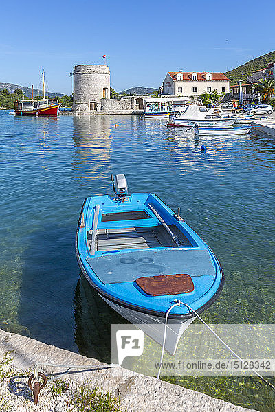 View of small harbour boats and restaurants in Mali Ston  Dubrovnik Riviera  Croatia  Europe