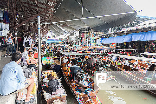 Der schwimmende Flussmarkt Damnoen Saduak  Bangkok  Thailand  Südostasien  Asien
