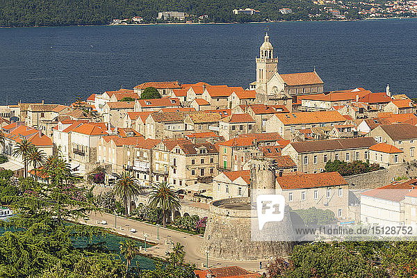 Altstadt von Korcula bei Sonnenuntergang  Insel Korcula  Adriatisches Meer  Dalmatien  Kroatien  Europa