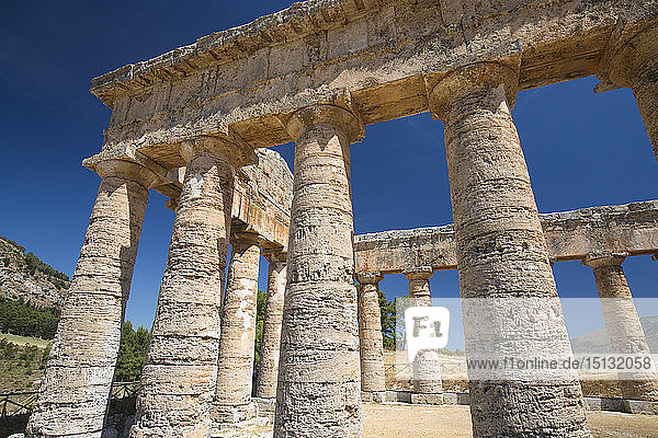 Low angle view of a section of the Doric temple at the ancient Greek city of Segesta  Calatafimi  Trapani  Sicily  Italy  Mediterranean  Europe