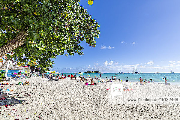 Blick auf den Phare Du Gosier vom Strand La Datcha  Pointe-a-Pitre  Guadeloupe  Französische Antillen  Westindien  Karibik  Mittelamerika