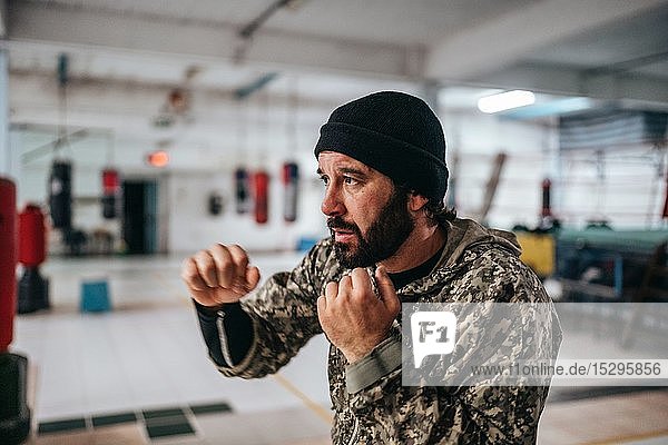 Boxer-Training im Fitnessstudio