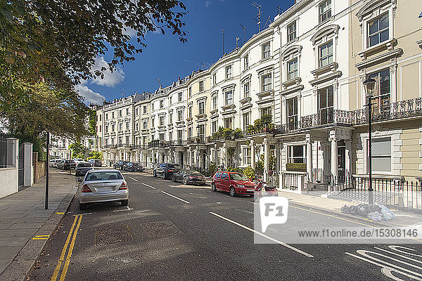 Weiße viktorianische Häuser  Notting Hill  London  UK