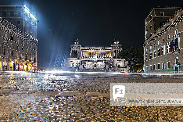 Blick zum Monumento a Vittorio Emanuele II  Rom  Italien