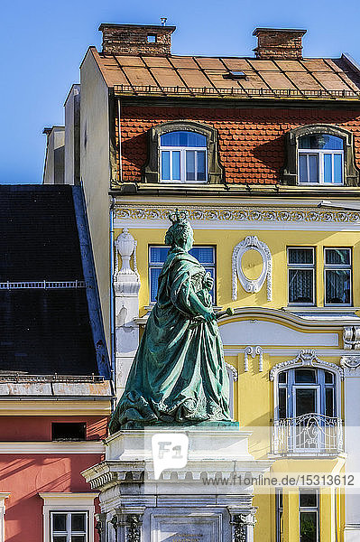 Â Ã-sterreich Â KÃ?rnten Â KlagenfurtÂ amÂ Worthersee Â Maria-Theresien-Statue vor dem Altbau