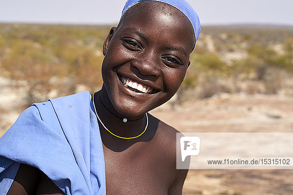 Laughing Mucubal tribe woman  portrait  Tchitundo Hulo  Virei  Angola