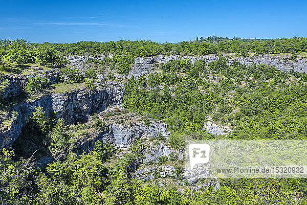 Frankreich  Regionaler Naturpark Causses du Quercy  Lot  Sensibler Naturraum  Alzou-Schlucht (Jakobsweg)