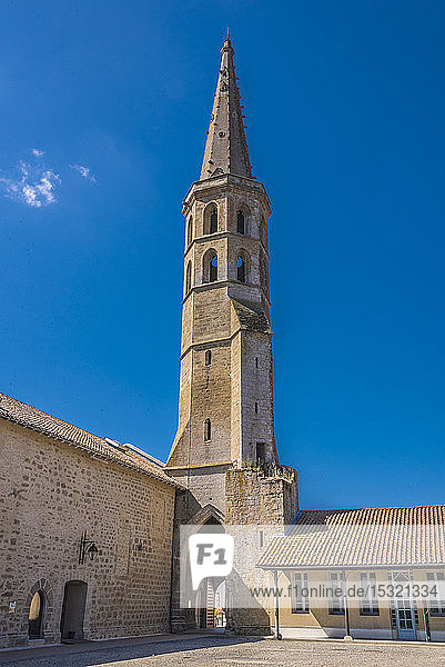 Frankreich  Gers  Marciac  Glockenturm des Klosters der Augustinerinnen (14. Jahrhundert) Jakobsweg