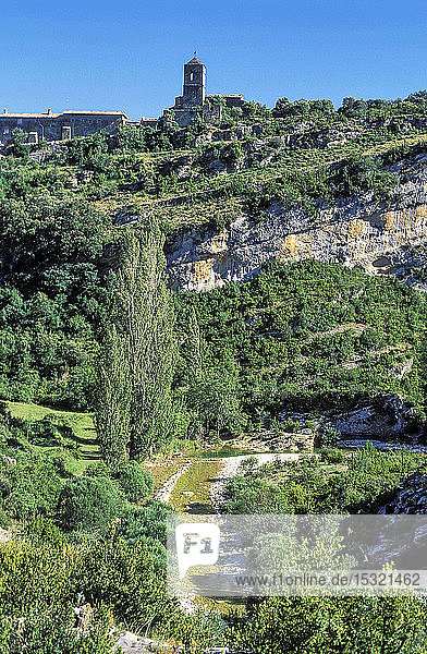 Spanien  Provinz Huesca  Autonome Gemeinschaft Aragonien  Naturpark Sierra y CaÃ±ones de Guara  Dorf Rodellar oberhalb der Schlucht von Mascun