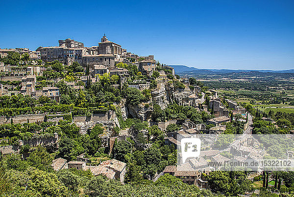 Frankreich  Vaucluse  das hochgelegene Dorf Gordes (Schönstes Dorf Frankreichs)