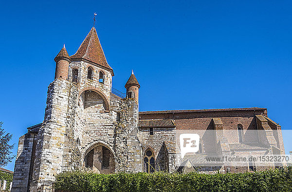 Frankreich  Tarn-et-Garonne  Auvillar  Kirche Saint Pierre (12.-14. Jahrhundert) (Schönstes Dorf Frankreichs) (Jakobsweg)