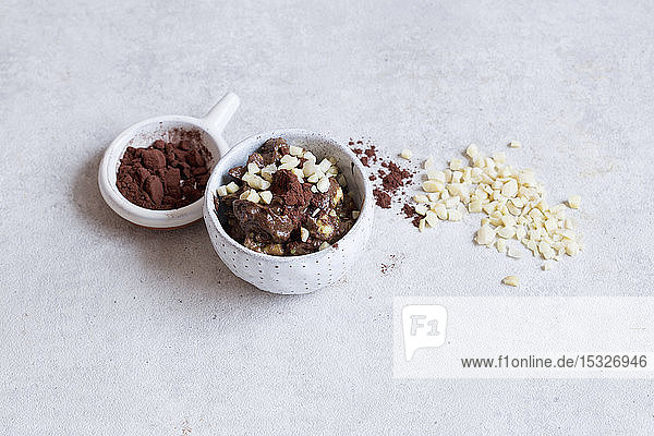 Schokoladen- und Avocadocreme mit Kakao