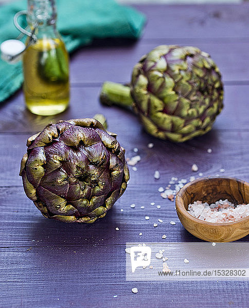 Artichokes salt and oil