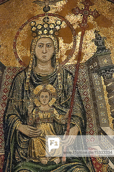 Europa  Italien  Kampanien  Neapel  Mosaiken in der Kirche Santa Restituita