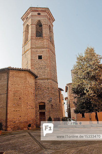 Europa  Italien  Umbrien  Deruta  Fassade der Kirche San Francesco